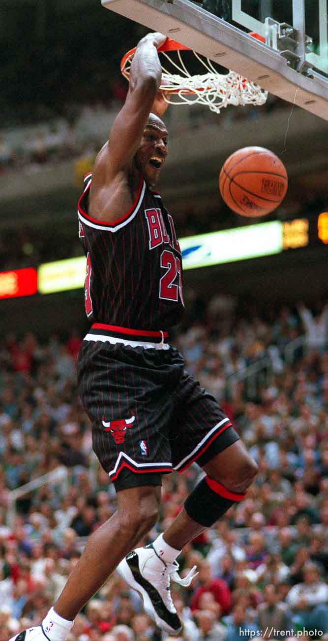 Michael Jordan dunks at Jazz vs. Chicago Bulls