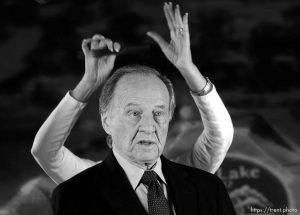 NBC's Olympic announcer Jim McKay has his portrait taken by photographer Trae Patton in Salt Lake City Tuesday. NBC's Olympic team has been in town for the past few days preparing for the Salt Lake Winter Games. 11/06/2001, 3:25:17 PM
