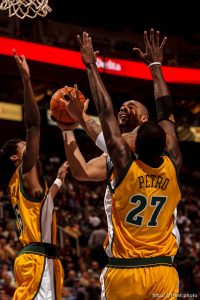 Salt Lake City - Utah Jazz vs. Seattle Supersonics, NBA basketball.  12.02.2006 Utah Jazz forward Carlos Boozer (5)