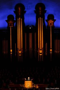 LDS church president gordon b. hinckley re-dedicates the tabernacle. LDS General Conference, and re-dedication of the historic tabernacle building after a renovation.