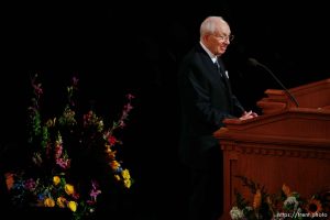 LDS President Gordon B. Hinckley . Salt Lake City - Funeral for President James E. Faust, a member of the First Presidency of the Church of Jesus Christ of Latter-day Saints. ; 8.14.2007