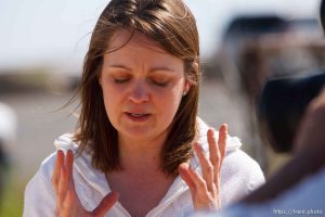 Eldorado - Carolyn Jessop speaks to a crew for the Oprah show at the civic center, where FLDS members taken from the YFZ Ranch had been temporarily held.