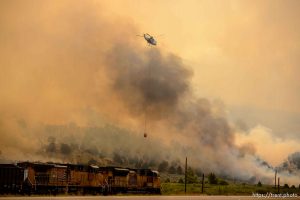 (Trent Nelson | The Salt Lake Tribune)  The Coal Hollow Fire burns along Highway 6 in Utah County, Thursday Aug. 9, 2018.