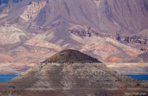 (Trent Nelson  |  The Salt Lake Tribune) A high-water mark and the current low water level at Rock Island, Lake Mead, Nevada, on Thursday, Sept. 29, 2022.