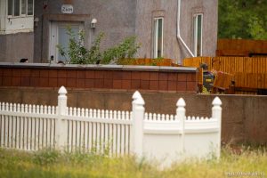 (Trent Nelson  |  The Salt Lake Tribune) FBI agents raid a home where followers of Samuel Bateman live in Colorado City, Ariz., on Tuesday, Sept. 13, 2022.