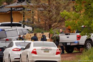 (Trent Nelson  |  The Salt Lake Tribune) FBI agents raid a home where followers of Samuel Bateman live in Colorado City, Ariz., on Tuesday, Sept. 13, 2022.