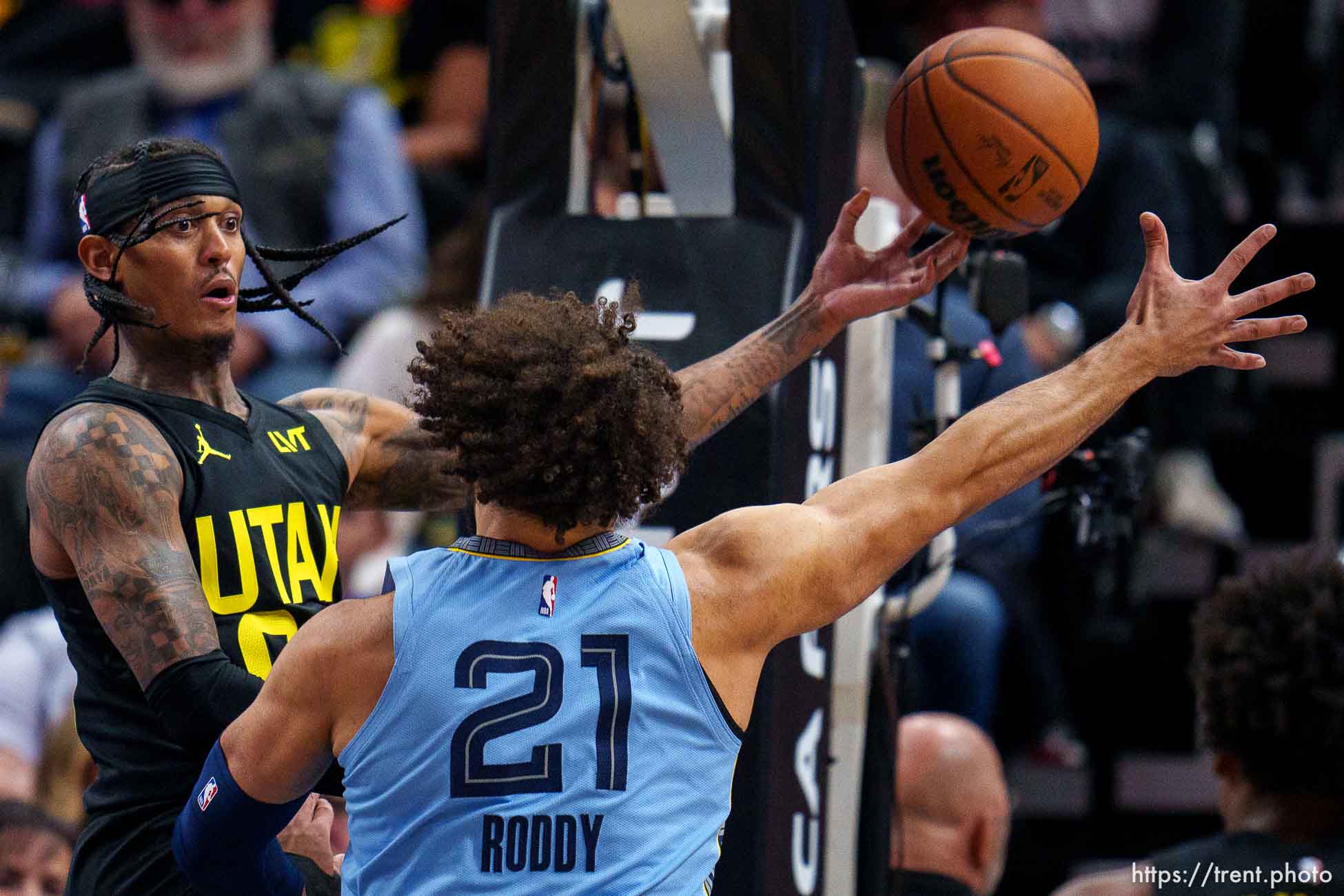 (Trent Nelson  |  The Salt Lake Tribune) Utah Jazz guard Jordan Clarkson (00) passes the ball as the Utah Jazz host the Memphis Grizzlies, NBA basketball in Salt Lake City on Wednesday, Nov. 1, 2023.