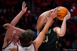 (Trent Nelson  |  The Salt Lake Tribune) 
Easton Ralphs as Herriman defeats Davis  in the 6A high school boys basketball tournament in Salt Lake City on Monday, Feb. 26, 2024.