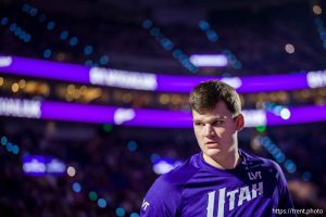 (Trent Nelson  |  The Salt Lake Tribune) Utah Jazz center Walker Kessler (24) as the Utah Jazz host the LA Clippers, NBA basketball in Salt Lake City on Wednesday, Oct. 22, 2025.