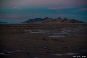 (Trent Nelson  |  The Salt Lake Tribune) The Great Salt Lake on Tuesday, Jan. 6, 2026. Antelope Island in the distance.